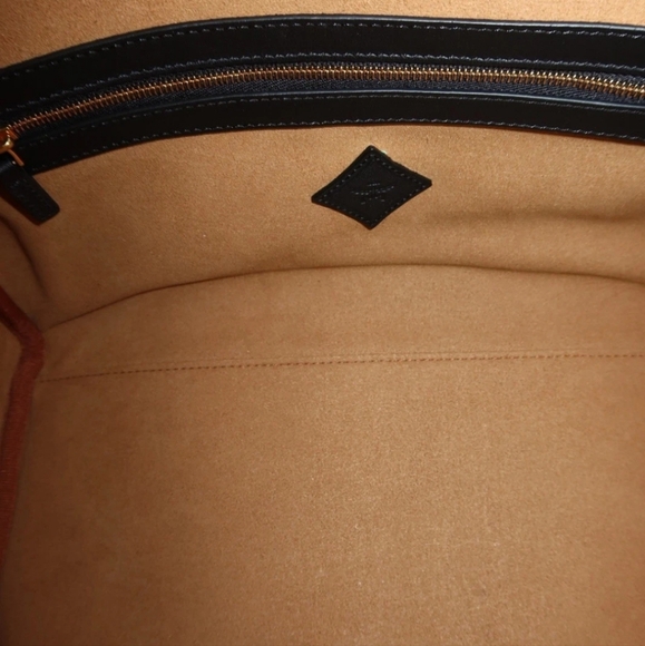 MCM Black Leather Medium Ella Maxi Boston Handbag Lock & Keys - Picture 5 of 10